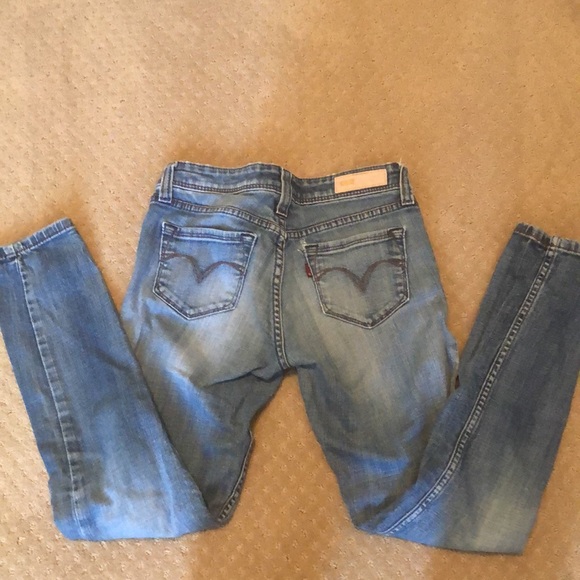 Levis Demi Curve Jeans - Picture 3 of 5